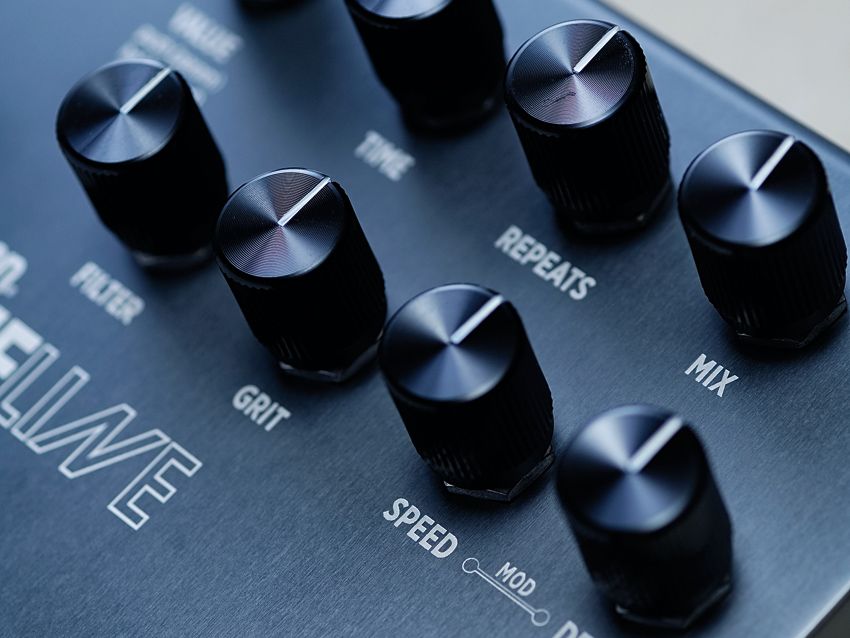 Build quality is excellent and all the knobs feel stage-ready.