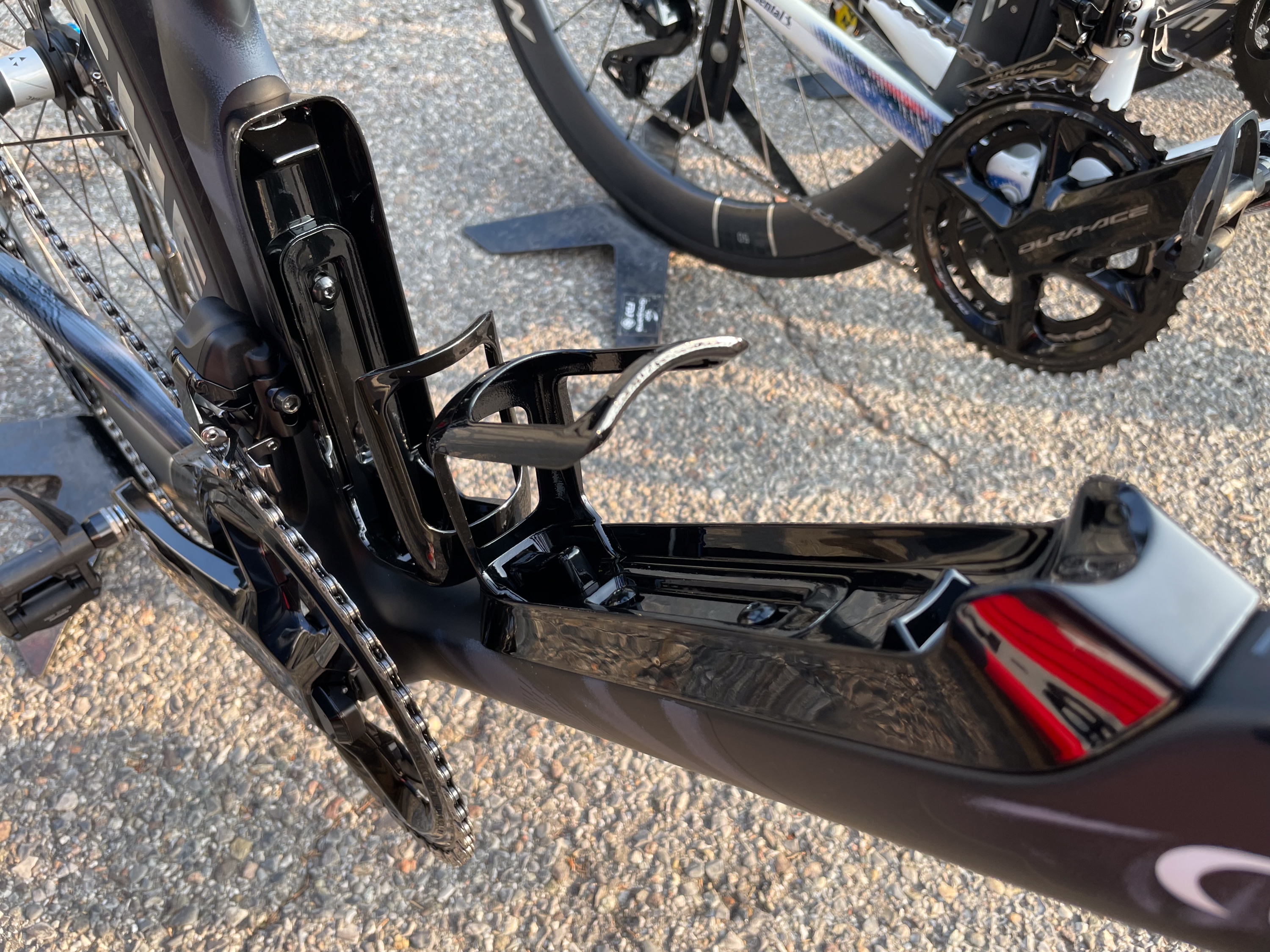 Foto de primer plano de una nueva bicicleta aero Wilier