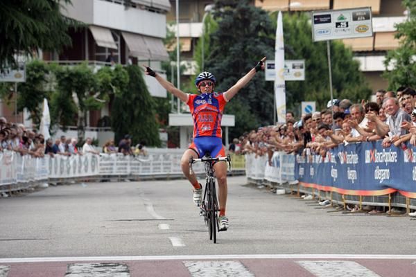 Luca Chirico soloed to victory at the GP Dell'Arno.