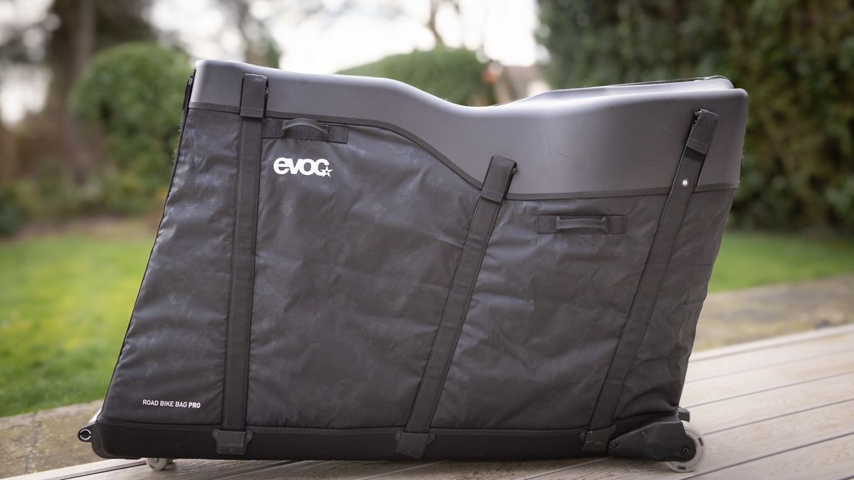 Evoc Road Bike Bag Pro - Travel protection for your bike | Cycling