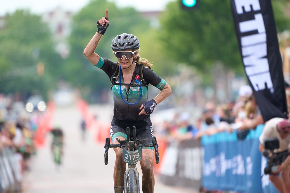 Lauren De Crescenzo wins Unbound Gravel