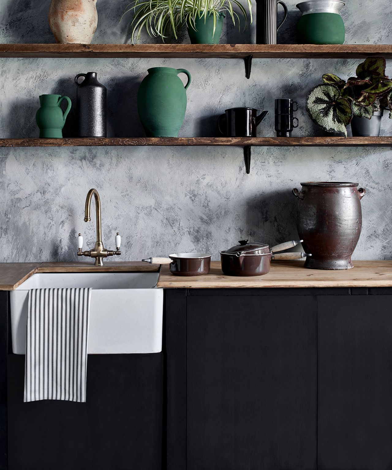 10 black kitchen cabinet ideas | Real Homes