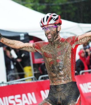 Geoff Kabush (Team Maxxis-Rocky Mountain) wins his first World Cup.