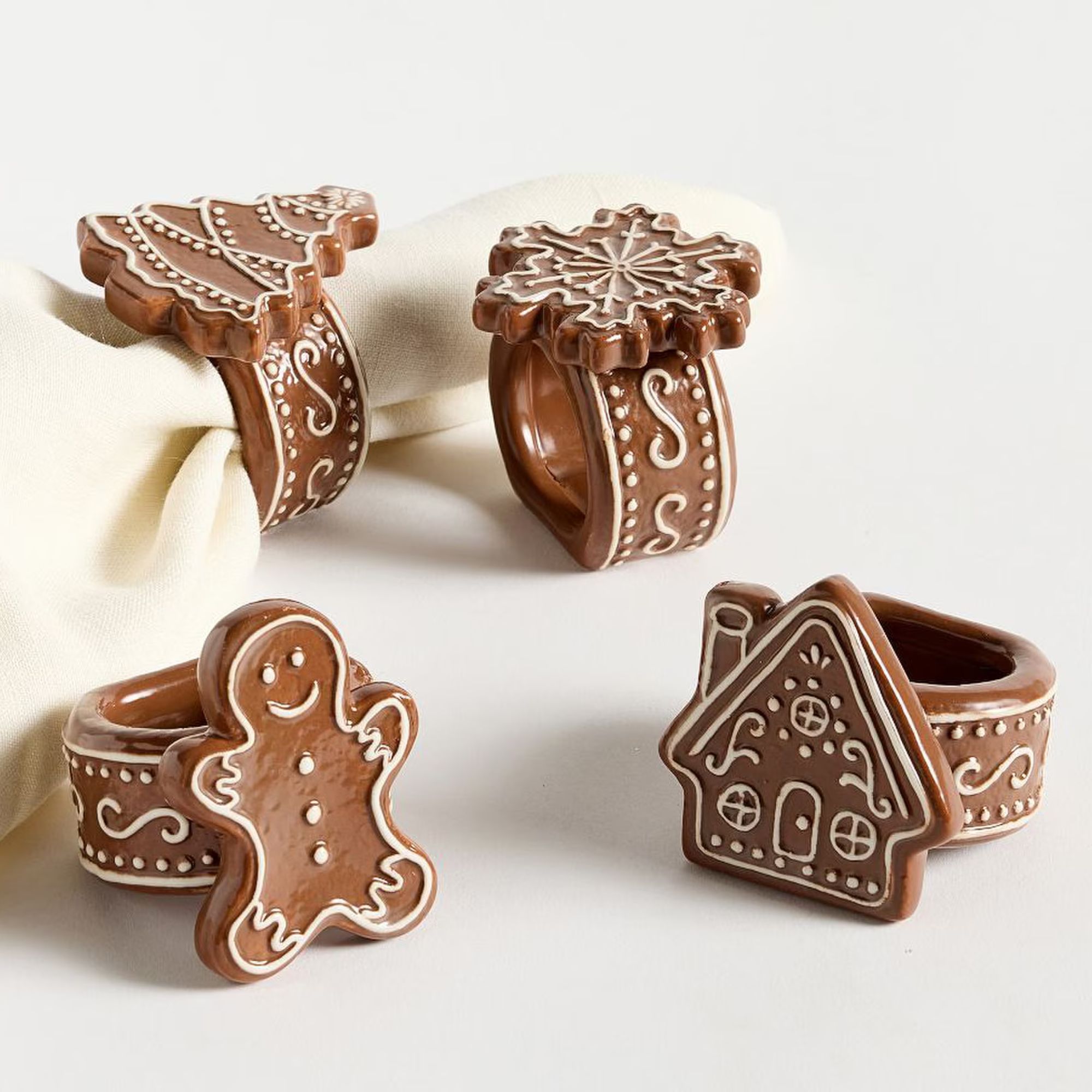 Pottery Barn Gingerbread Stoneware Napkin Rings &amp;ndash; Mixed Set of 4