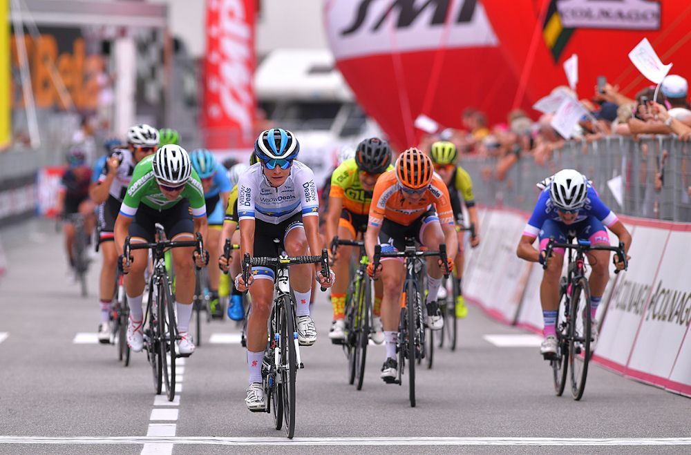 Marianne Vos (Waowdeals) takes the reduce chase group sprint for fourth