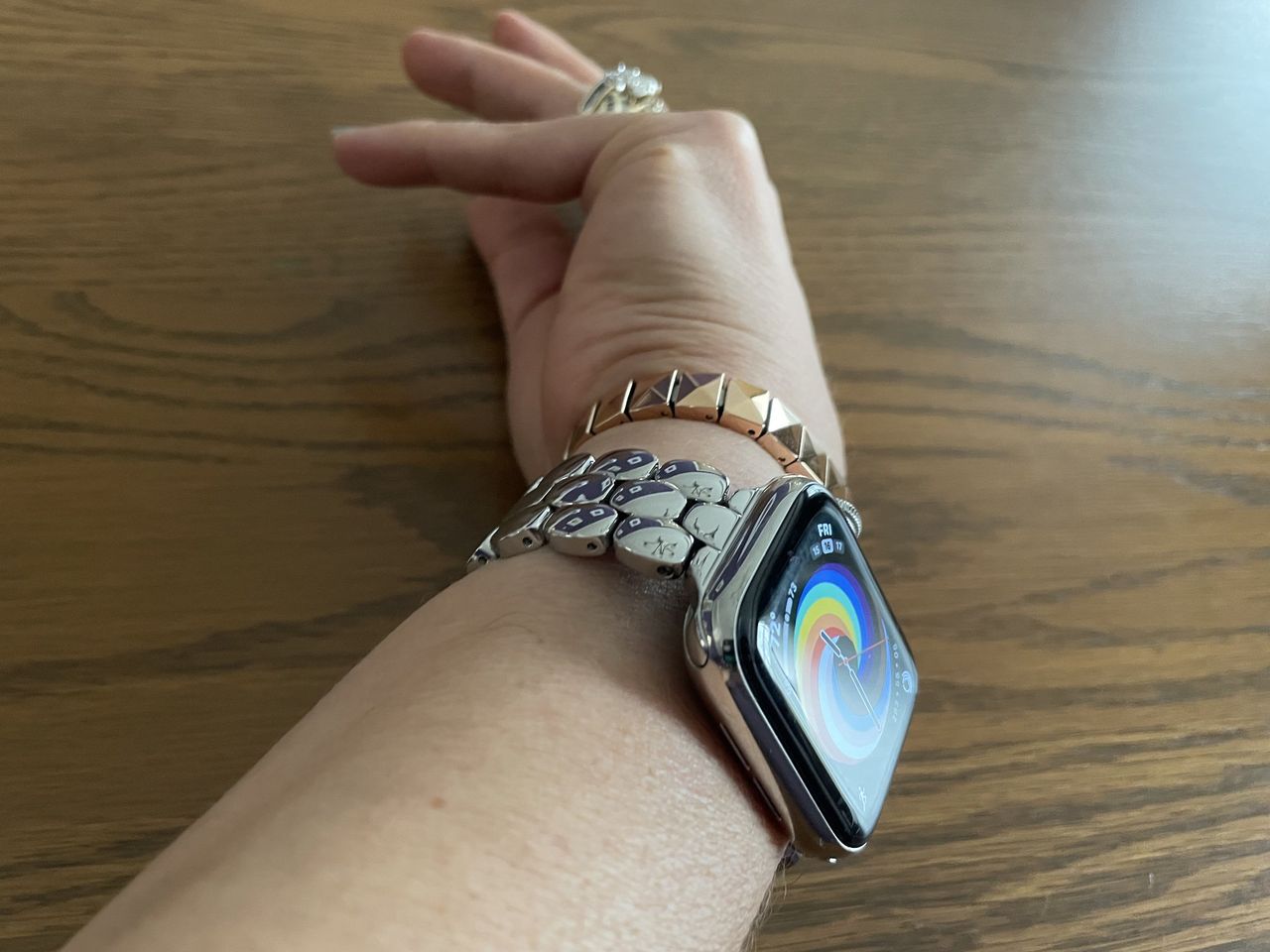 Juuk Ovollo Apple Watch Band Lifestyle With Bracelet Side