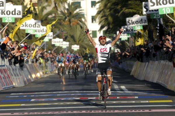 Fabian Cancellara won with a lone, late attack in 2008