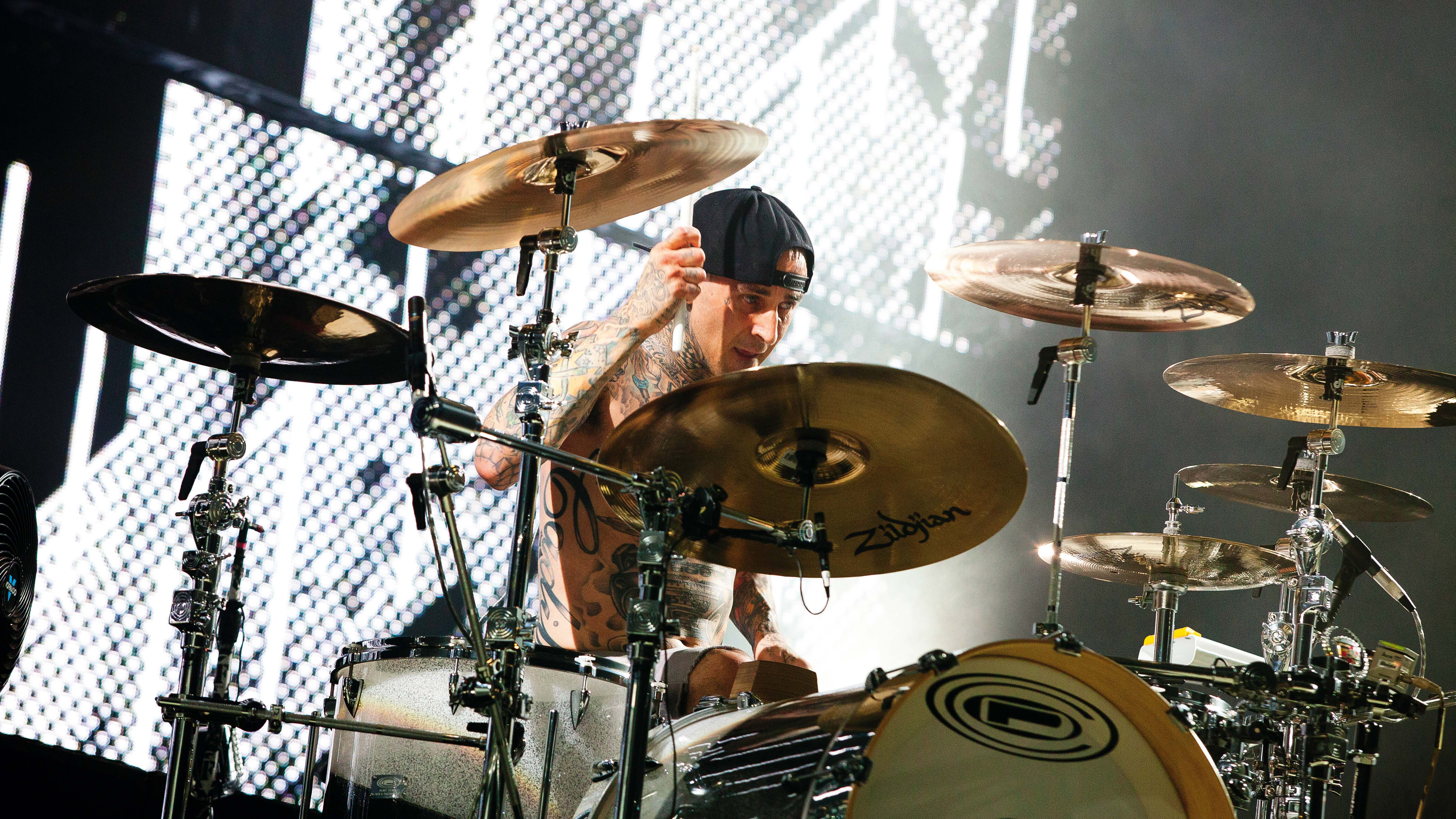 Keep in shape: "Even when I don't have shows back at home I try to stay fit. It's like fighters that have an off-season..."