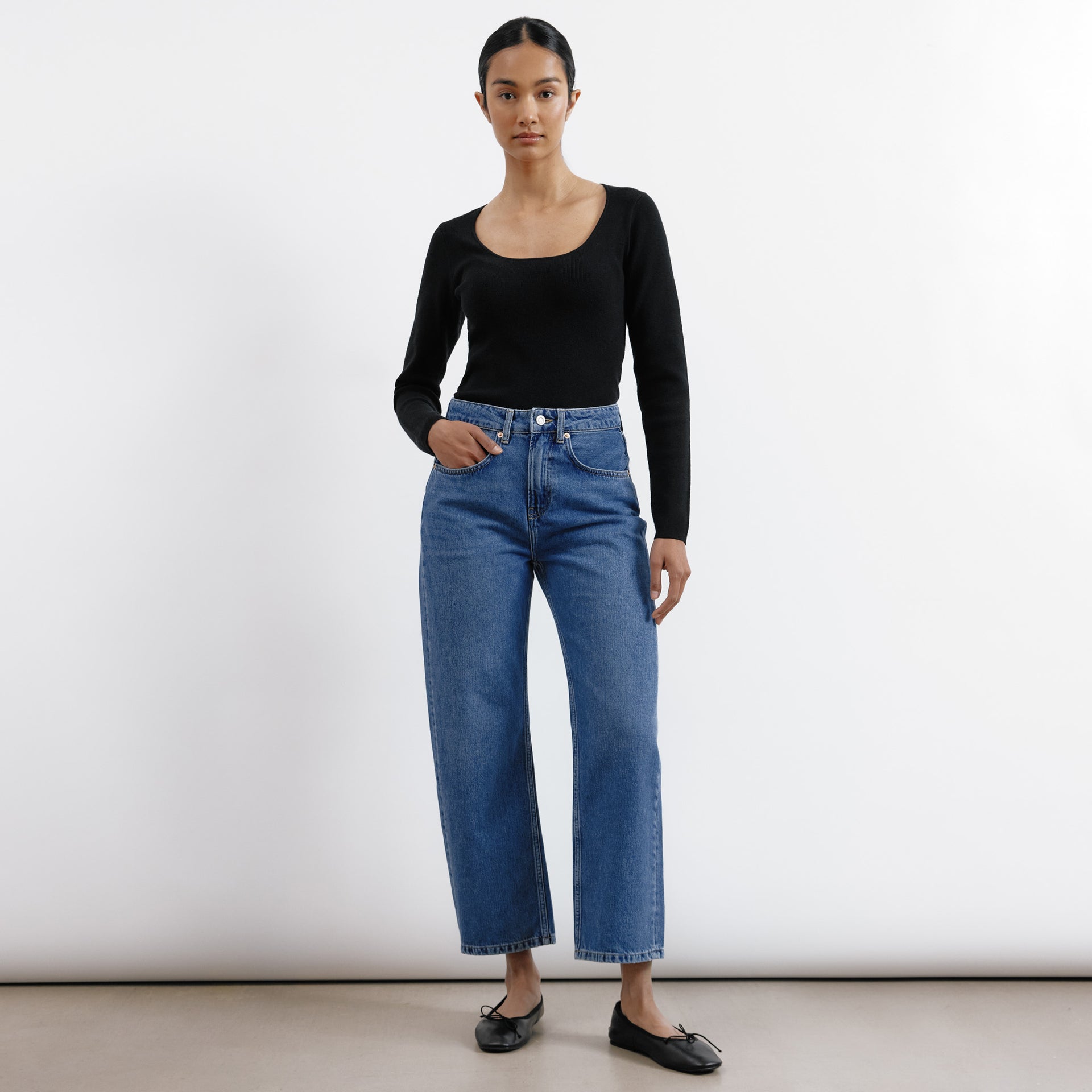 Dark Wash Relaxed Jeans - 8