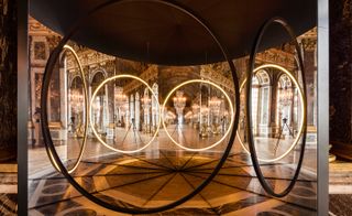 Circular objects with multiple mirrors
