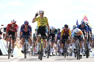 Tour Auvergne-Rh&ocirc;ne-Alpes: Wout van Aert answers doubts with commanding stage 5 victory