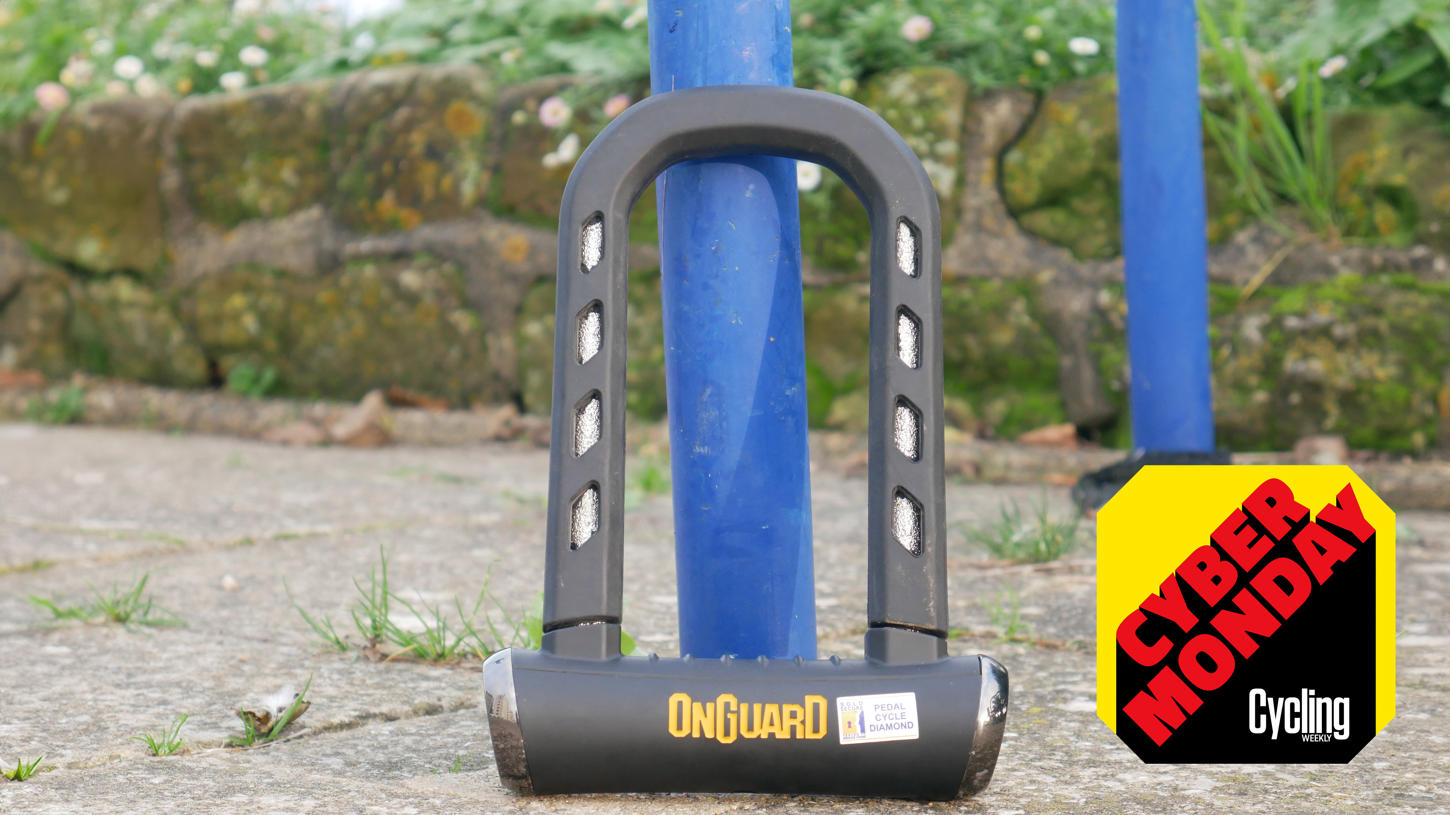 OnGuard Rocksolid with the Cycling Weekly cyber monday roundel