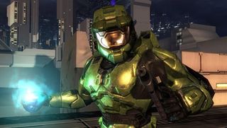 Best original Xbox games – Halo 2 screenshot of Master Chief holding a glowing blue orb