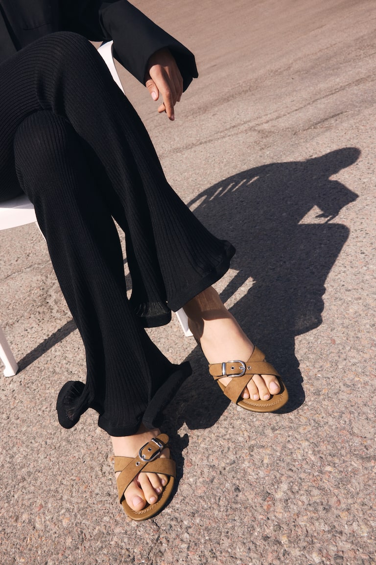 Crossover-Strap Sandals