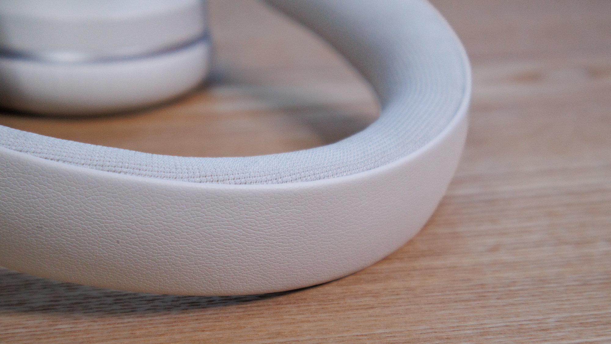 The headband on the Cambridge Audio Melomania P100 SE headphones.