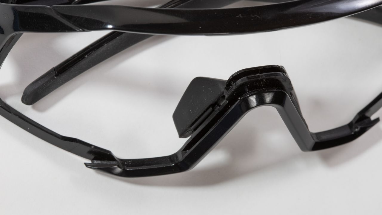 Koo Demos Cycling Sunglasses detail of nose piece option