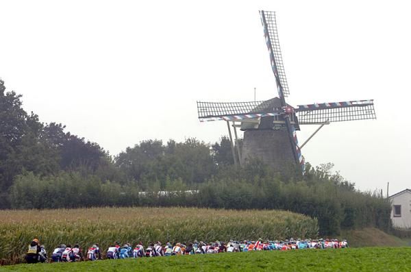 The U23 men in action during the 2012 world championship road race.