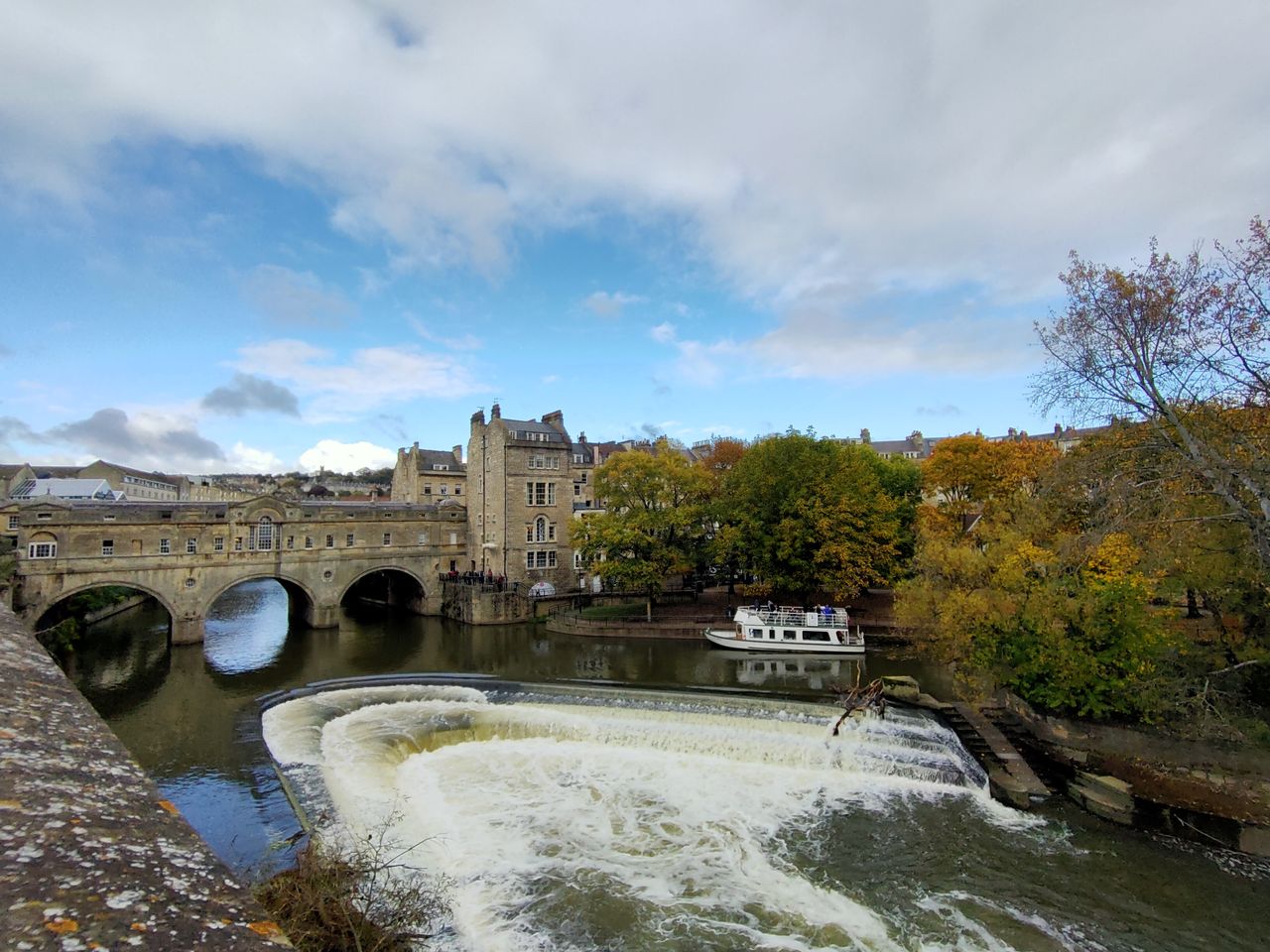 The wide-angle sensor has issues with dynamic range and detail retention.