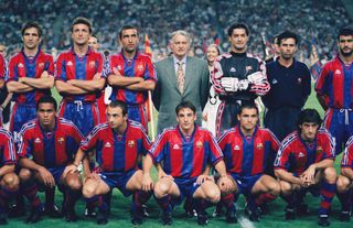 Bobby Robson (centre, back) with the Barcelona team in August 1996.