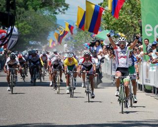Stage 2 - Castañeda claims bunch sprint victory
