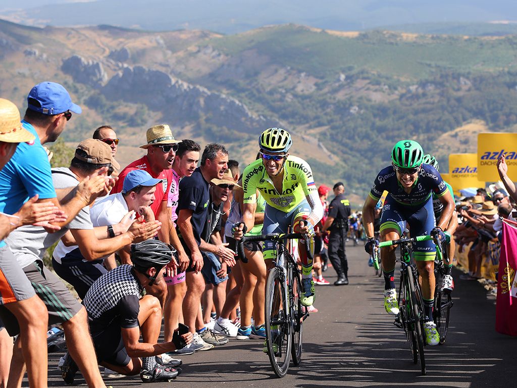 Contador on the attack with Esteban Chaves at the 2016 Vuelta