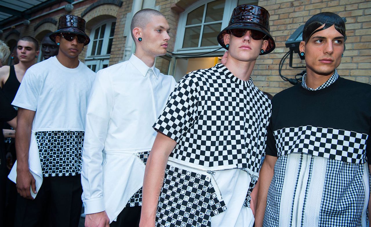 Backstage Givenchy S/S 2017