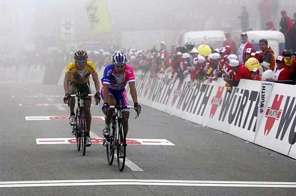 Cunego leads Efimkin to the finish