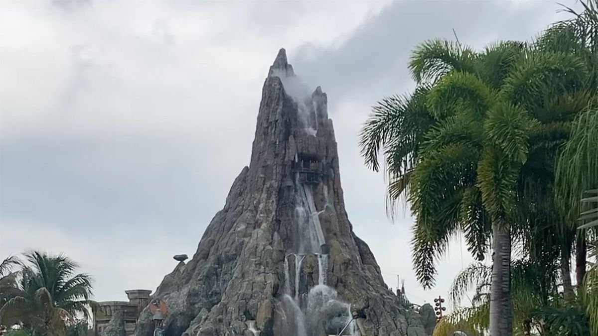 Universal&#039;s Volcano Bay great view of Volcano.