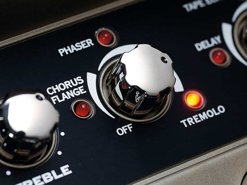 The middle row of controls deals with the amp models and effects