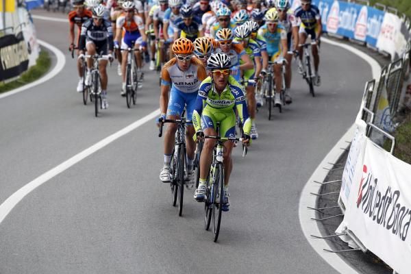 Sylvester Szmyd (Liquigas-Doimo) leads the peloton