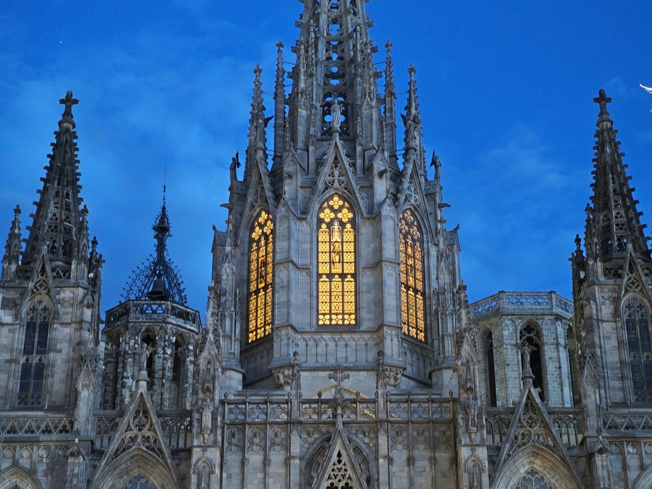 Xiaomi 14 camera sample 3.2x Barcelona cathedral