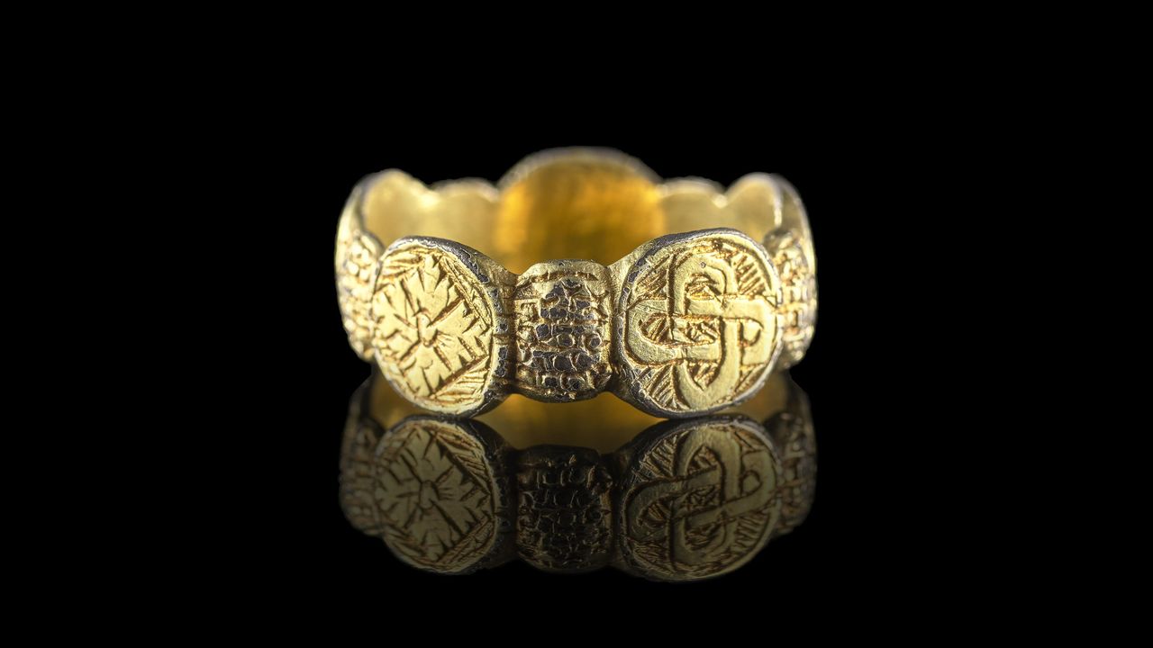 A late medieval silver-gilt ring unearthed in Tregynon community, Powys
