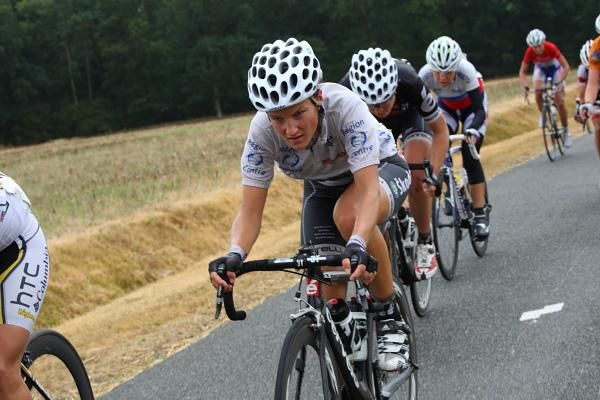 Young rider competition leader Elizabeth Armitstead (Cervelo Test Team).