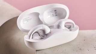 Happy Plugs Clip in charging case