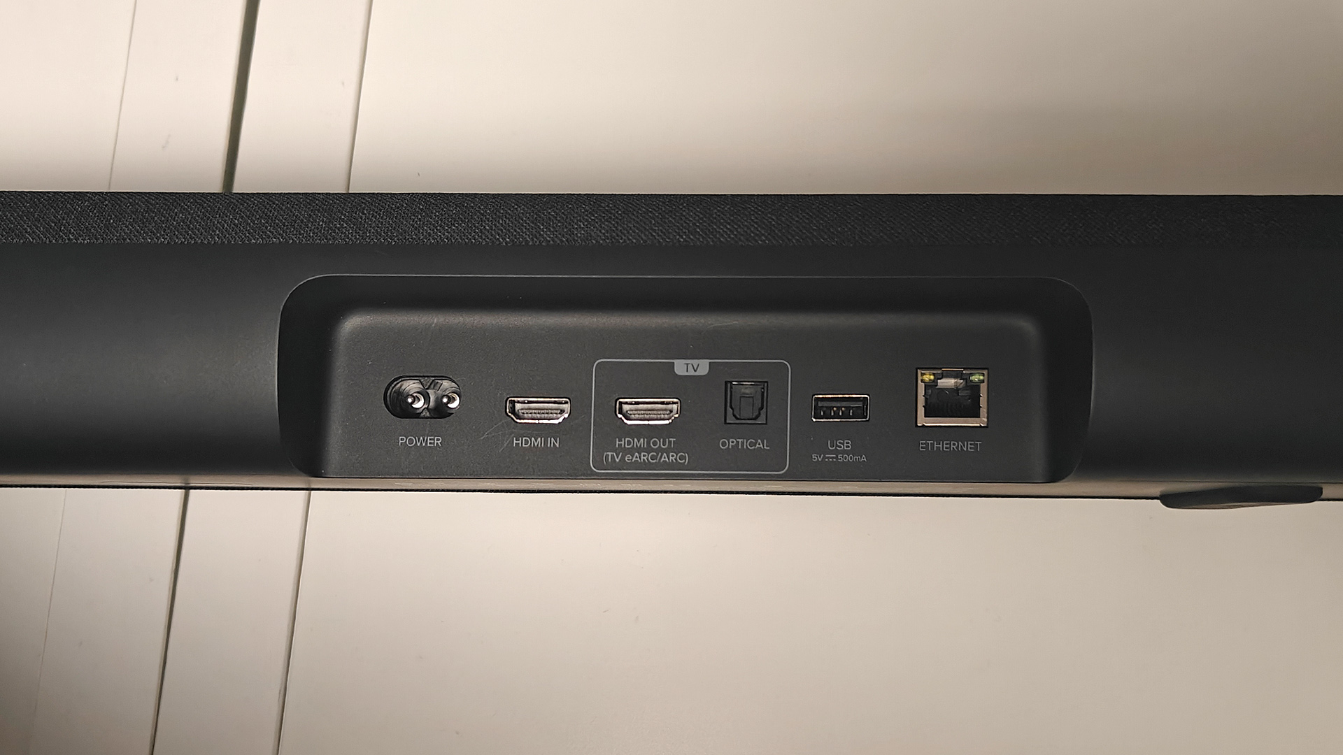 Harman Kardon Enchant 900 soundbar, rear of unit showing connections