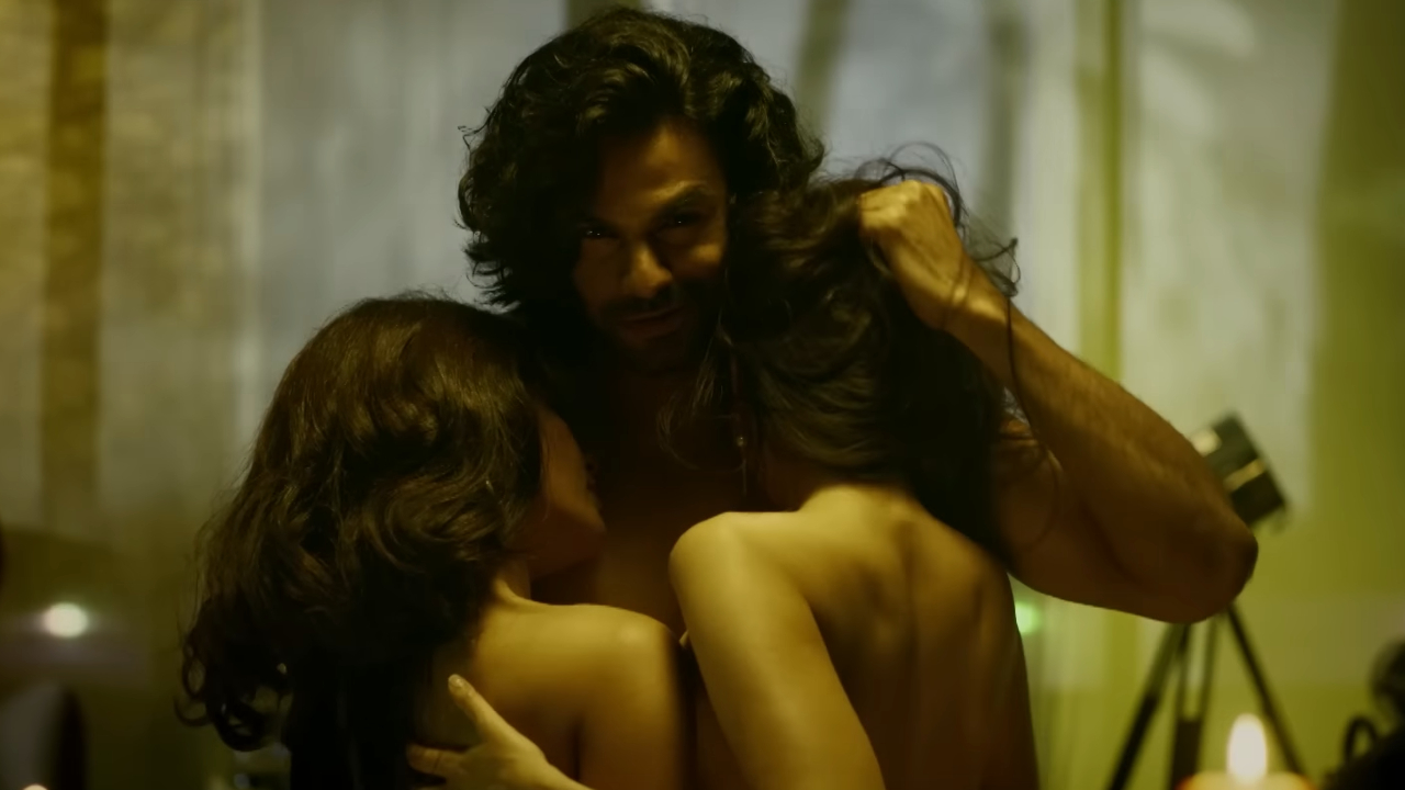 The Ascharyachakit cast