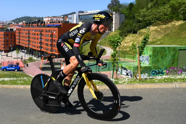Primoz Roglic in azione nella cronometro di Bilbao (foto:Getty Images Sport)