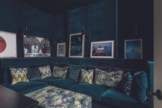living room ideas dark blue walls