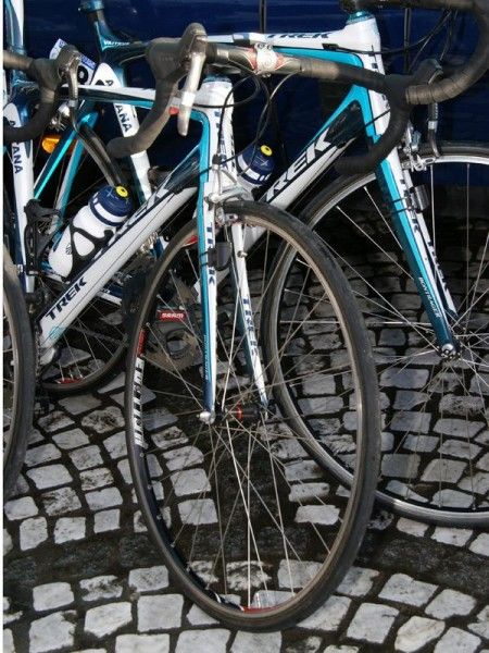 Like most of the other teams, Astana opted for more traditional box-section tubulars.