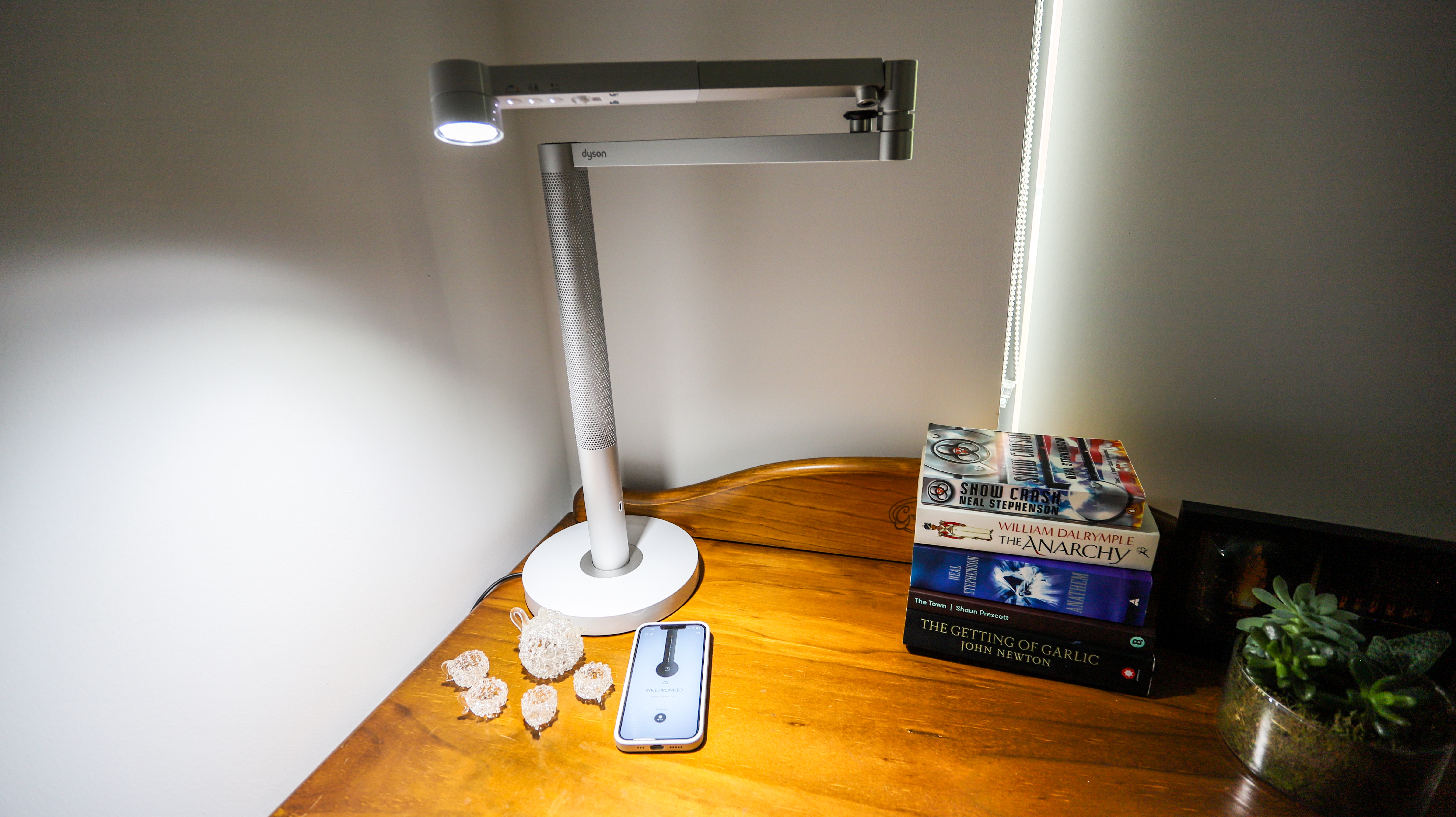 Dyson Solarcycle Morph Desk in Spotlight mode