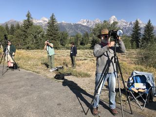 photographing the eclipse