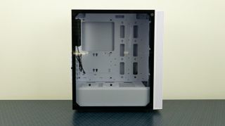 Silverstone Fara R1