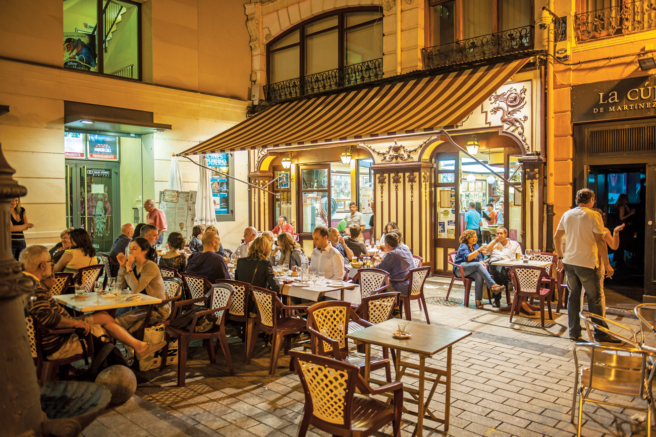 The centre of Logro&amp;ntilde;o with its many lively bars and restaurants