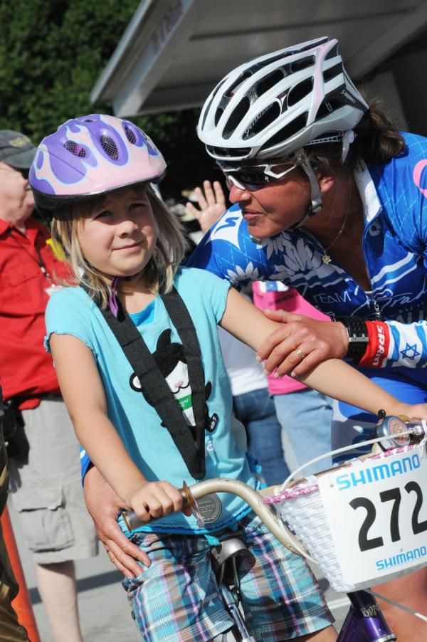 Leah Goldstein giving encouragement at the kids' races at Redlands
