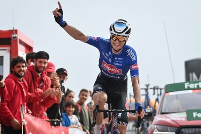 Jay Vine at Vuelta a España 2022 winning a stage