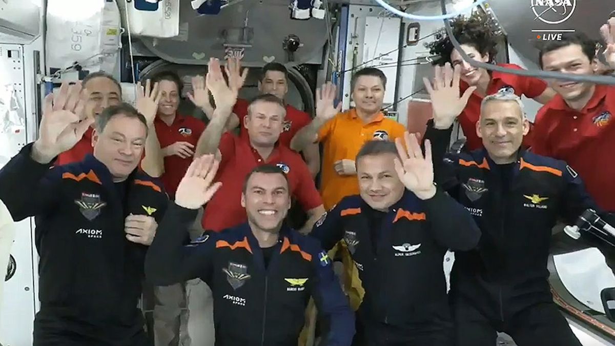 20 persone nello spazio!  Il mese scorso l’umanità ha tranquillamente stabilito un livello record