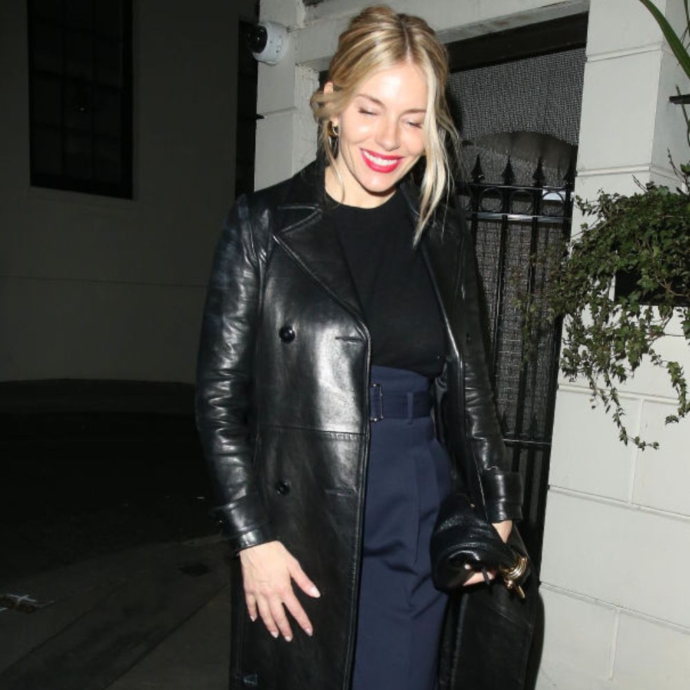 Sienna Miller’s Winter Capsule Wardrobe Revolves Around These 7 Easy-to-Replicate Pieces