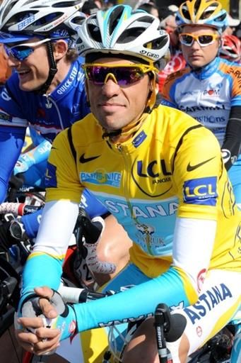 Alberto Contador in the yellow jersey at Paris - Nice
