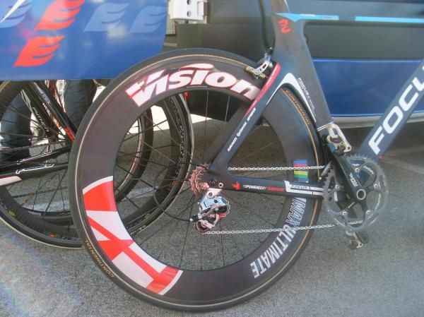 Deep dish Vision TriMax Ultimate carbon wheels for the aero machine.