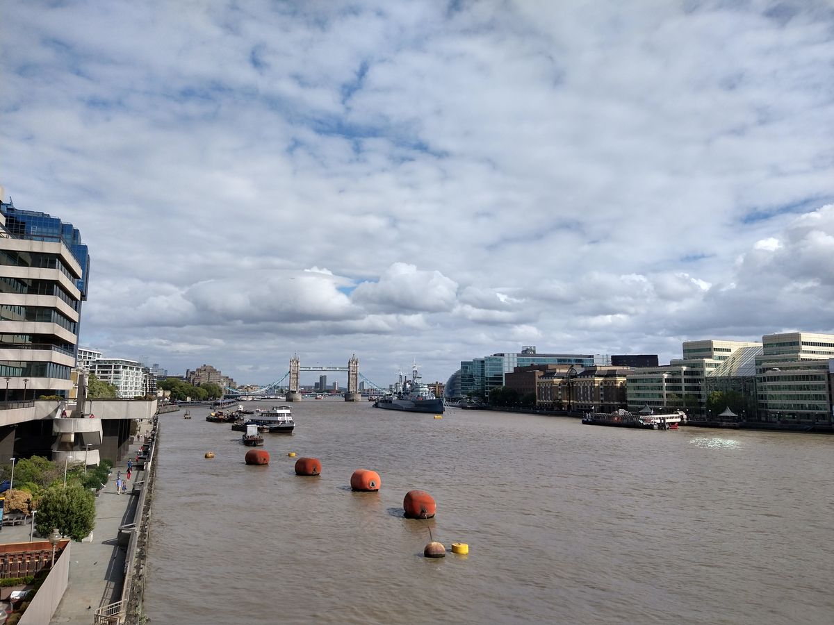 The G Pro&rsquo;s images don&rsquo;t look truly high-end at pixel level, but tourist-like shots like this look perfectly solid zoomed out.